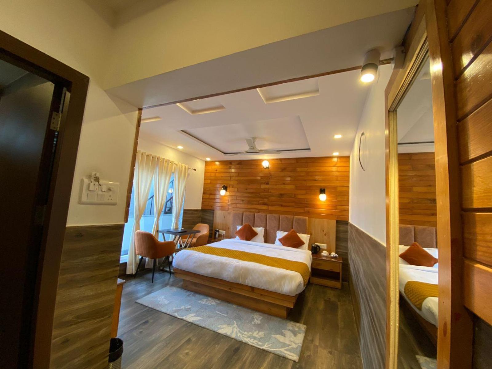 The Aesthetic Hotel & Restaurant Bhīm Tāl Екстериор снимка
